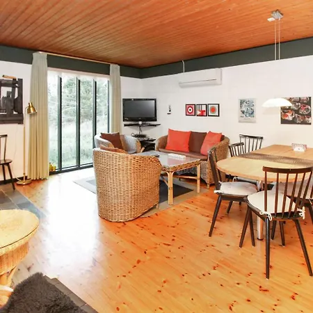 Two-bedroom Holiday In Hals